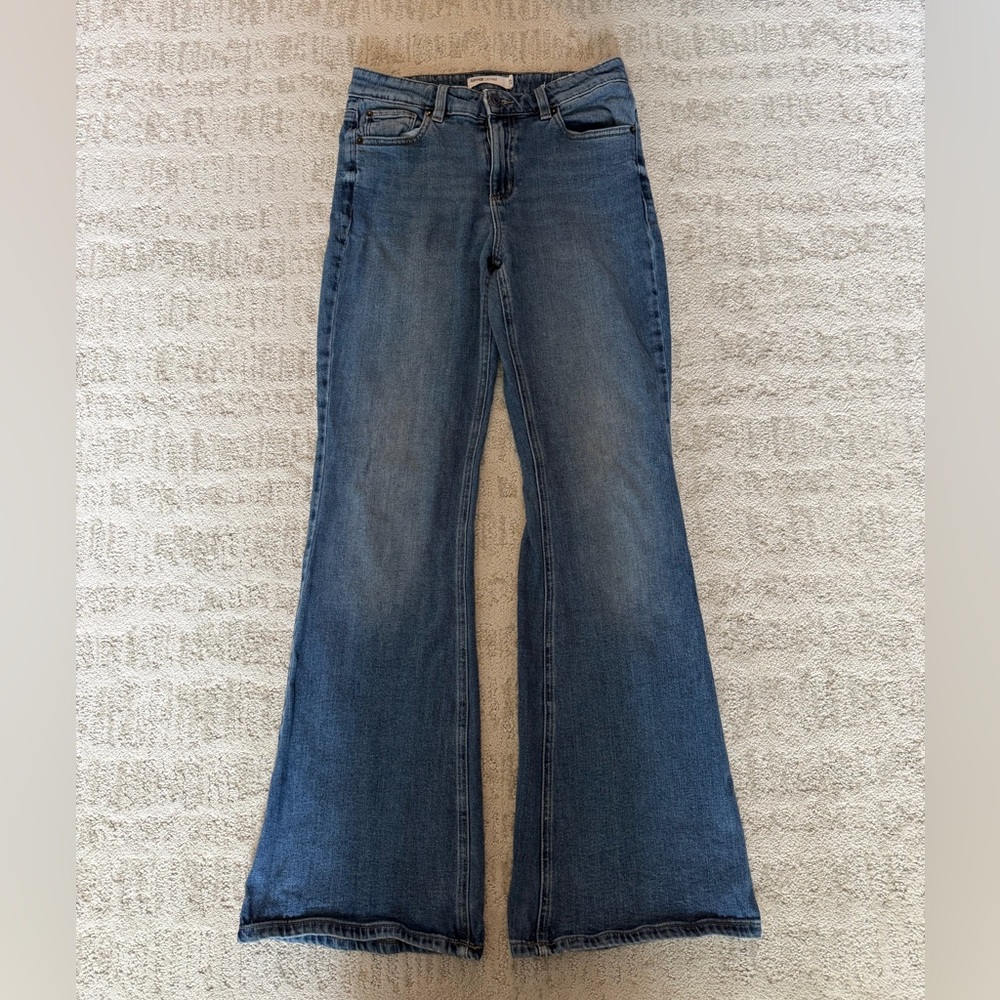 Women’s Garage Mid-Rise Flare Jeans in Medium Blue